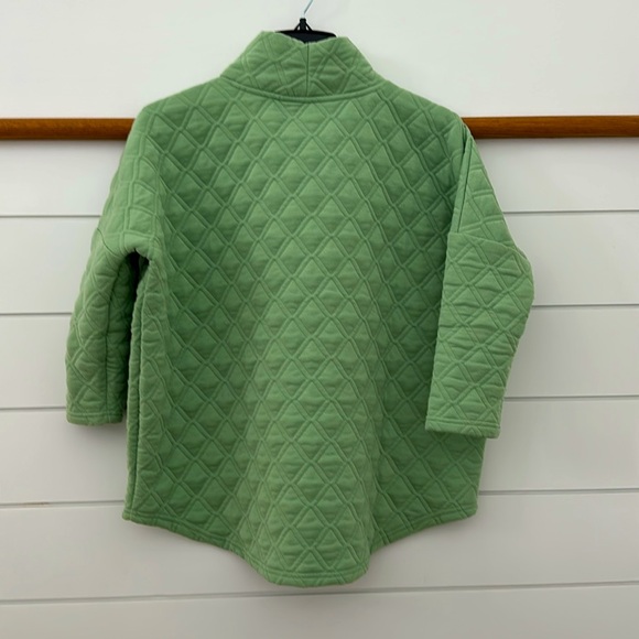 Tuckernuck sport 
Quilted Green Pullover - Picture 2 of 4